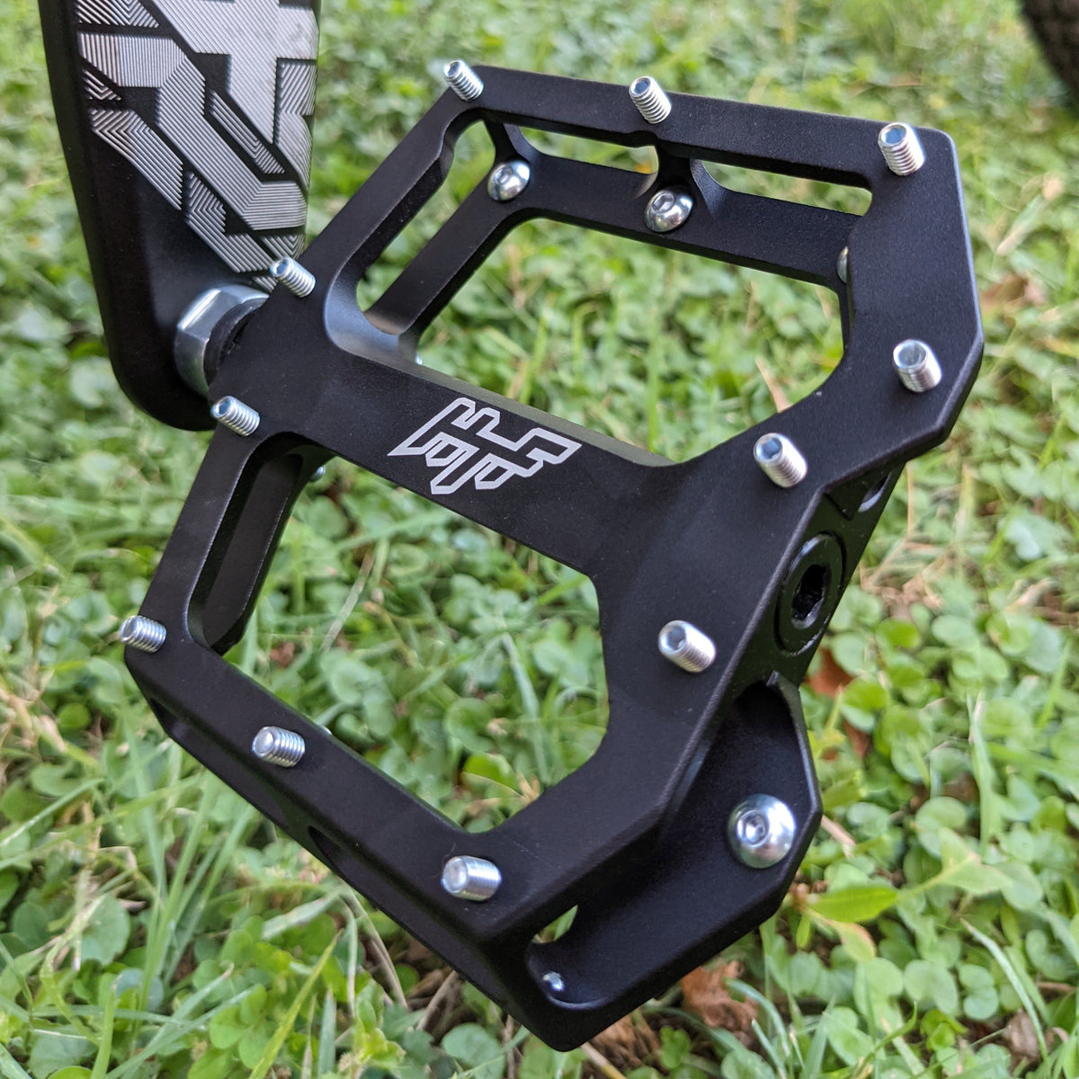 ODIN Flat Pedals